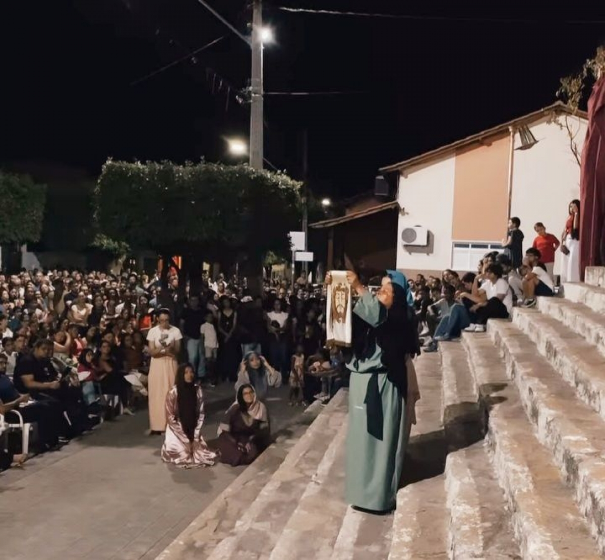 Teatro da Paixão de Cristo emociona centenas de fiéis em  Caetité — imagem 8